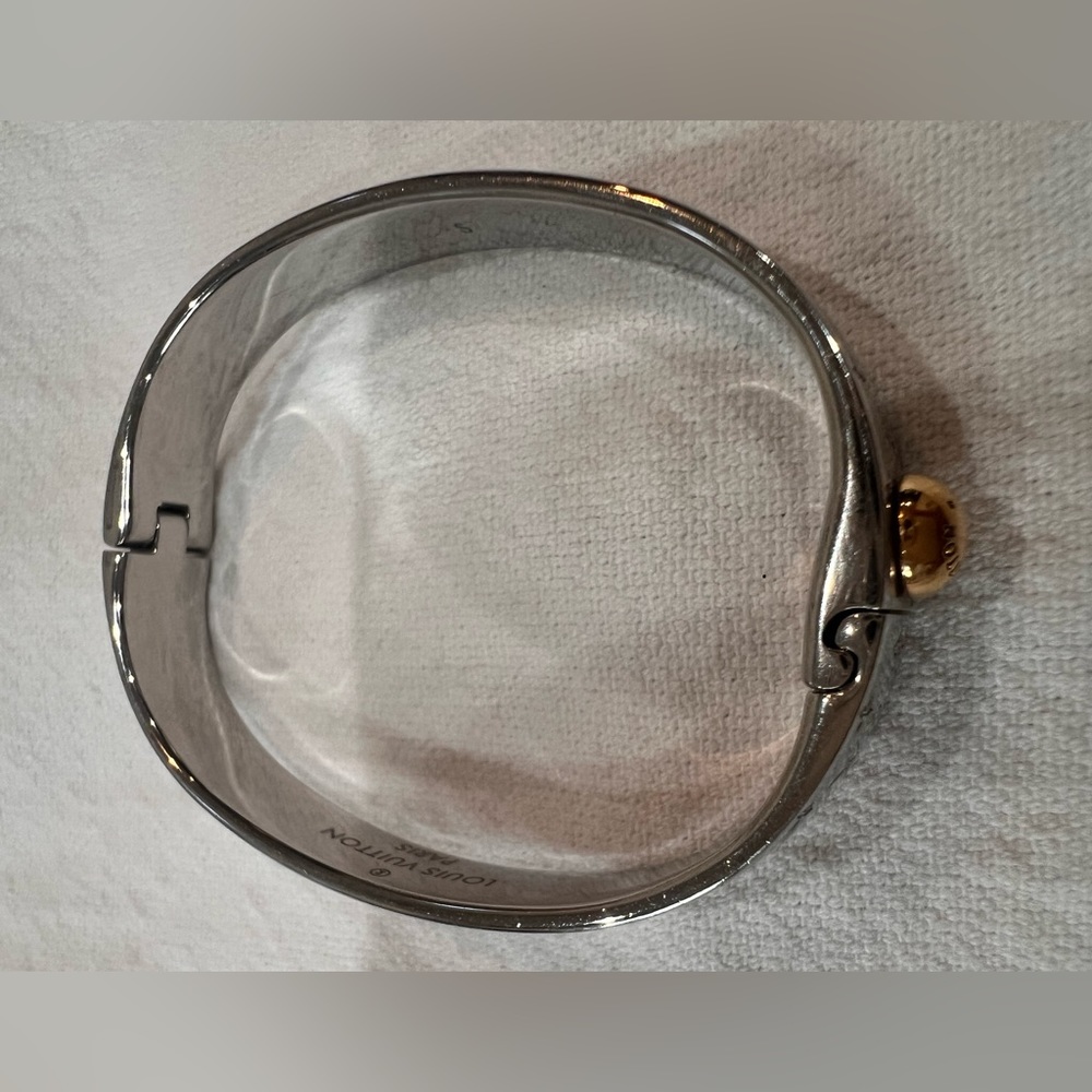 Louis  Vuitton  cuff small 5.5 monogram bracelet
